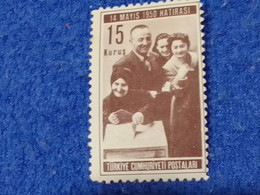 TÜRKEY--1940-50    15K      DAMGASIZ - Unused Stamps