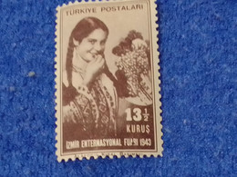 TÜRKEY--1940-50   13.50K      DAMGASIZ - Unused Stamps