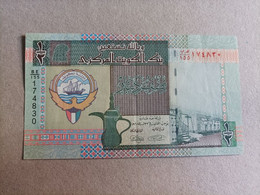 Billete De Kuwait De 1/2 Dinar, Año 1994 - Koweït