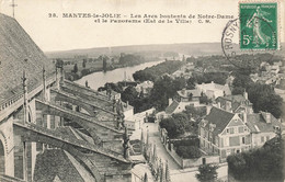 Mantes La Jolie * Les Arcs Boutant De Notre Dame Et Panorama Est De La Ville - Mantes La Jolie