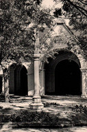 Knokke Zoute - Binnenkoer Van De Kerk Van H. Rozenkrans - Knokke