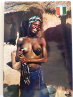 Femme Nue - Côte-d'Ivoire