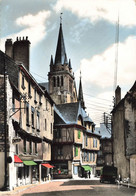 Vannes * La Rue émile Burgault , Place Henri IV Et Cathédrale - Vannes