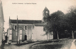 Curçay * La Place Et L'église Du Village - Sonstige & Ohne Zuordnung