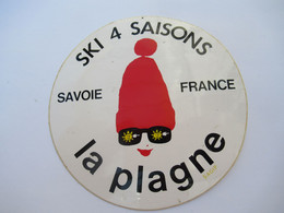 SPORT  /Auto-collant Publicitaire Ancien /Ski 4 Saisons LA PLAGNE/ Savoie France / Vers 1980- 1985    ACOL204 - Adesivi