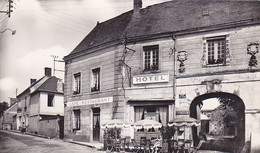 Cpa -72- Ptuffe -- Hotel De " L'oiseau Couronné ", Place Du Mal Leclerc -edi Dolbeau N°8357 - Tuffe