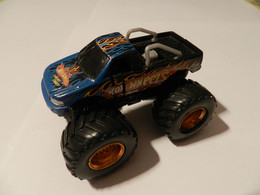 Hotwheels    Monster Truck  (Monster Beat That ) L 9cm     ***  3812  *** Springt Open Bij Botsing - HotWheels