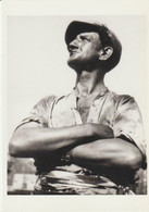 Cpm 10x15. "Le Porteur De Rails Au Repos" (1932)  Photo François KOLLAR - Photographie