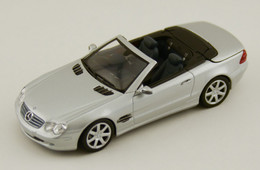 MERCEDES-BENZ SL 2001 - MINICHAMPS 1:43 - Minichamps