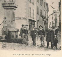 Lacaune Les Bains * 1904 * Débit De Tabac Tabacs TABAC , Place Et Fontaine De La Vierge * Villageois - Autres & Non Classés