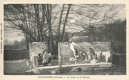 Coulombiers * Vue Sur Le Lavoir Et Le Château * Laveuses Lavandières - Other & Unclassified