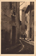 Hyères * Rue Et Un Coin Pittoresque De La Ville - Hyeres