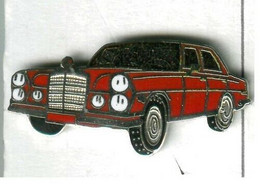 Pin's Automobile Voiture Mercedes Benz Rouge - Mercedes