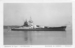 Bateau * Carte Photo * Le Bâtiment De Ligne RICHELIEU * Photo EMERY Toulon * Militaria - Warships