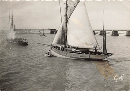 Les Sables D'olonne * Le Départ Des Thonniers * Bateaux Pêche - Sables D'Olonne