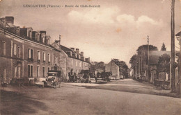 Lencloître * La Route De Châtellerault * Automobile Voiture Ancienne - Lencloitre