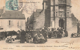 Landerneau * 1905 * Un Coin Du Marché , Place St Thomas * Coiffe Costume - Landerneau