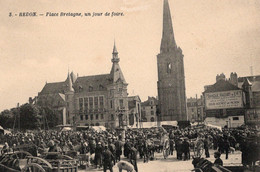 Delcampe - 35 REDON    -3-  Place Bretagne, Un Jour De Foire - Redon