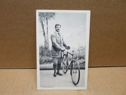 CLION (36) Cycliste Gros Plan Carte Postale Prise En Studio - Autres & Non Classés