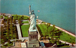 New York City Statue Of Liberty On Liberty Island - Statua Della Libertà