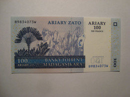 BILLET MADAGASCAR 100 ARIARY / 500 FRANCS 2004 - Madagascar