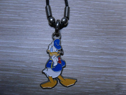 DONALD Pendentif Métal Avec Cordon DISNEY - Hangers