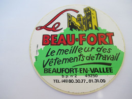 Autocollant Ancien / Vêtement/ Le BEAUFORT /Beaufort En Vallée/Le Meilleur / Vers 1980-1985                ACOL217 - Adesivi