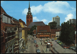 (B2981) AK Itzehoe, Berliner Platz Und St. Laurentius-Kirche - Itzehoe