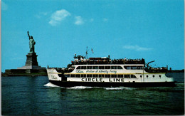 New York City Statue Of Liberty And Circle Line Ferry - Statue De La Liberté