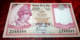 NEPAL , P53 , 5 RUPEES (2005) , Sign 13 UNC. - Népal