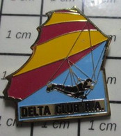 512c Pin's Pins / Beau Et Rare / SPORTS / DELTA CLUB R.A. DELTAPLANE - Parachutting