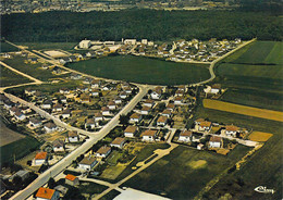 39 - Tavaux - Vue Aérienne - Au Fond, Le C.E.S - Tavaux