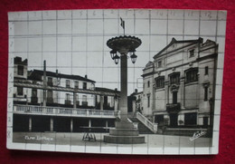 66 Elne 1948 Carte Postale La Place (avant Les Travaux) éditeur Narbo Dos Scanné - Elne