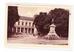 Gy Hotel De Ville Et Monument - Gy