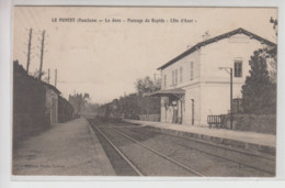 CPA Le Pontet - La Gare - Passage Du Rapide "Côte D'Azur" (gare Avec Train) - Le Pontet