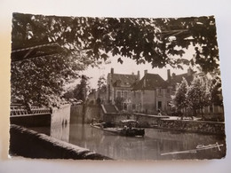 MONTARGIS   LES BORDS DU CANAL - Montargis