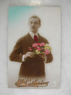 SAINTE CATHERINE - Homme Tenant Des Fleurs - Sainte-Catherine