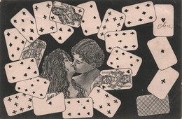 Fantaisie - Jeux - Cartes à Jouer Et Couple Qui S'embrasse - Carte Postale Ancienne - - Carte Da Gioco