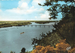 Mauves Sur Loire * Le Pont Sur La Loire * Péniche - Mauves-sur-Loire