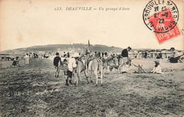 Deauville * Un Groupe D'ânes Sur La Plage * Baigneurs - Deauville