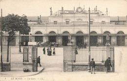 Le Mans * La Place De La Gare * Ligne Chemin De Fer - Le Mans