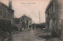 Belgique - Les Avins - Place De La Gare - Carte Postale Ancienne - - Sonstige & Ohne Zuordnung