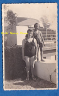 CPA Photo - Portrait D'une Mère & Sa Fille En Maillot De Bain - Piscine Vacances été Femme Mode Decor Deco - Mode