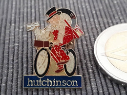 PIN'S PINS PNEUS PNEUMATIQUES HUTCHITSON VELO CYCLES - Wielrennen
