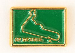 Pin's GP MEXIQUE - Grand Prix Du Mexique - Tracé Du Circuit Sur Fond Vert - M127 - F1