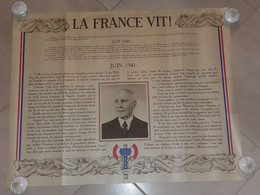 AFFICHE Pétain 1941 "La France Vit" -  55x70 - TB - Afiches