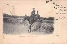 MILITARIAT - SAUMUR - Saut Du Mur Breil - Cheval - Courbette - Carte Postale Ancienne - Regimenten