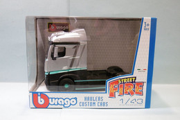 Bburago - CAMION MERCEDES ACTROS 2 Gigaspace F1 Formule 1 Hauler Burago Réf. 32202 Neuf 1/43 - Burago