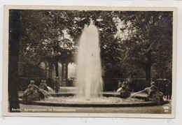 1000 BERLIN - FRIEDRICHSHAIN, Springbrunnen, 1942, Kl. Druckstelle - Friedrichshain