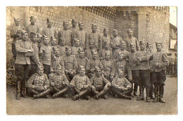 CPA 3326 - MILITARIA - Carte Photo Militaire - Un Groupe De Hussards N° 6 Sur Les Cols - Characters